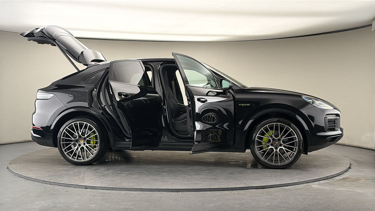 More views of Porsche Cayenne