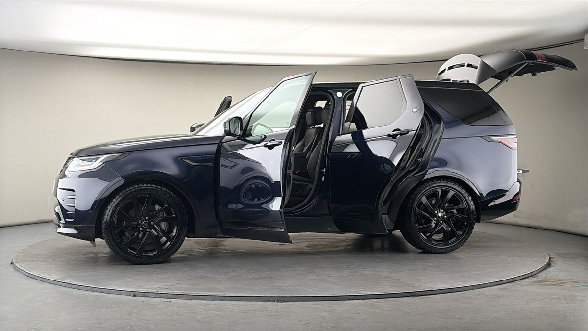 More views of Land Rover Discovery