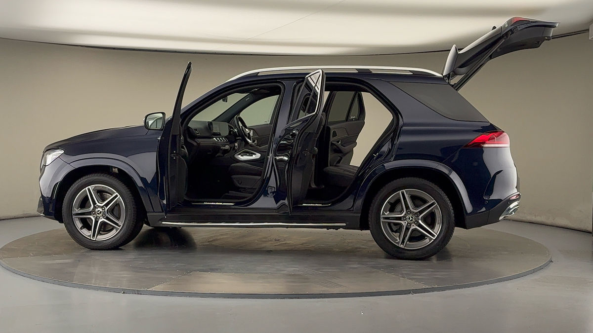 More views of Mercedes-Benz GLE