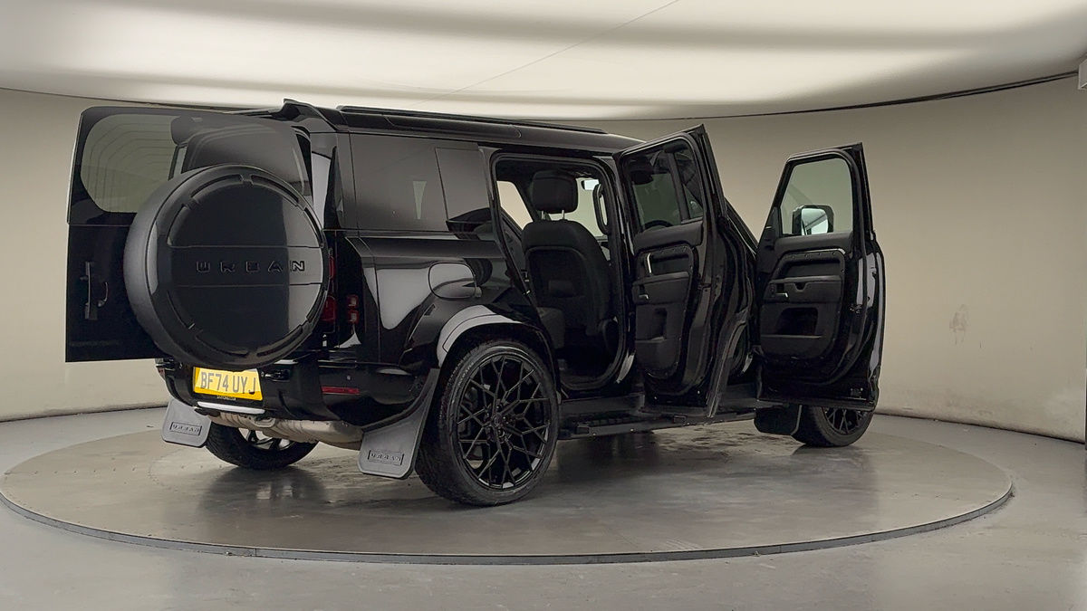 More views of Land Rover Defender 110