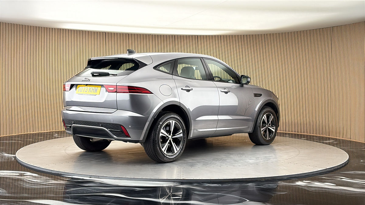 Jaguar E-PACE Image 21