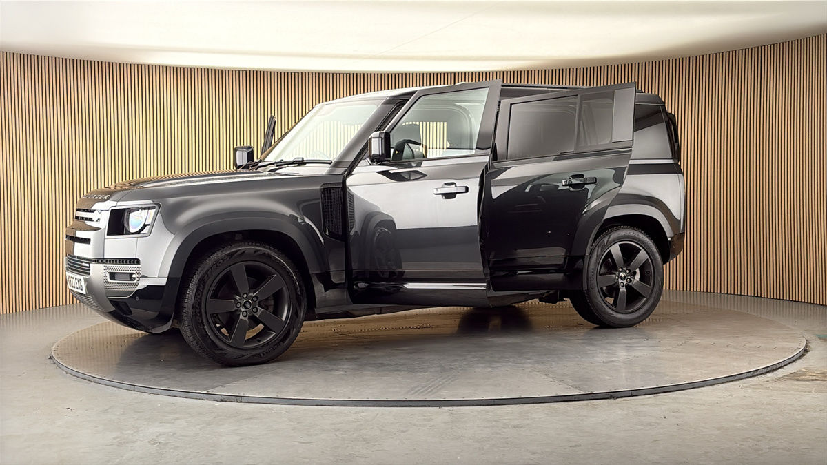 More views of Land Rover Defender 110