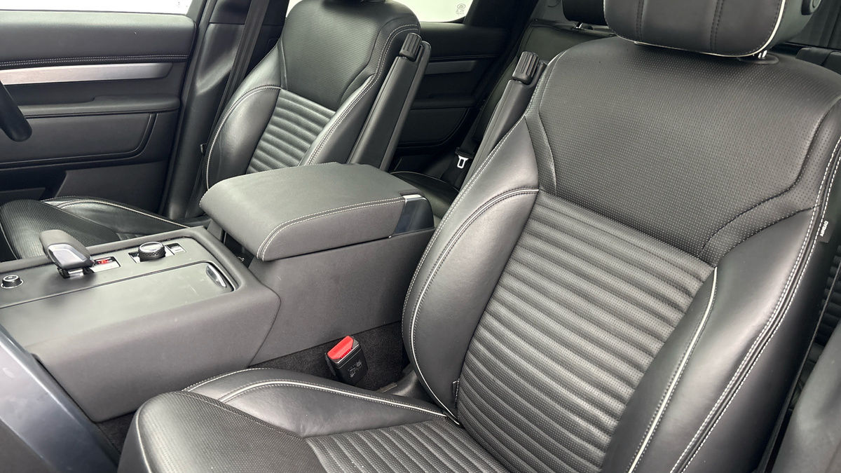 Land Rover Discovery Image 7