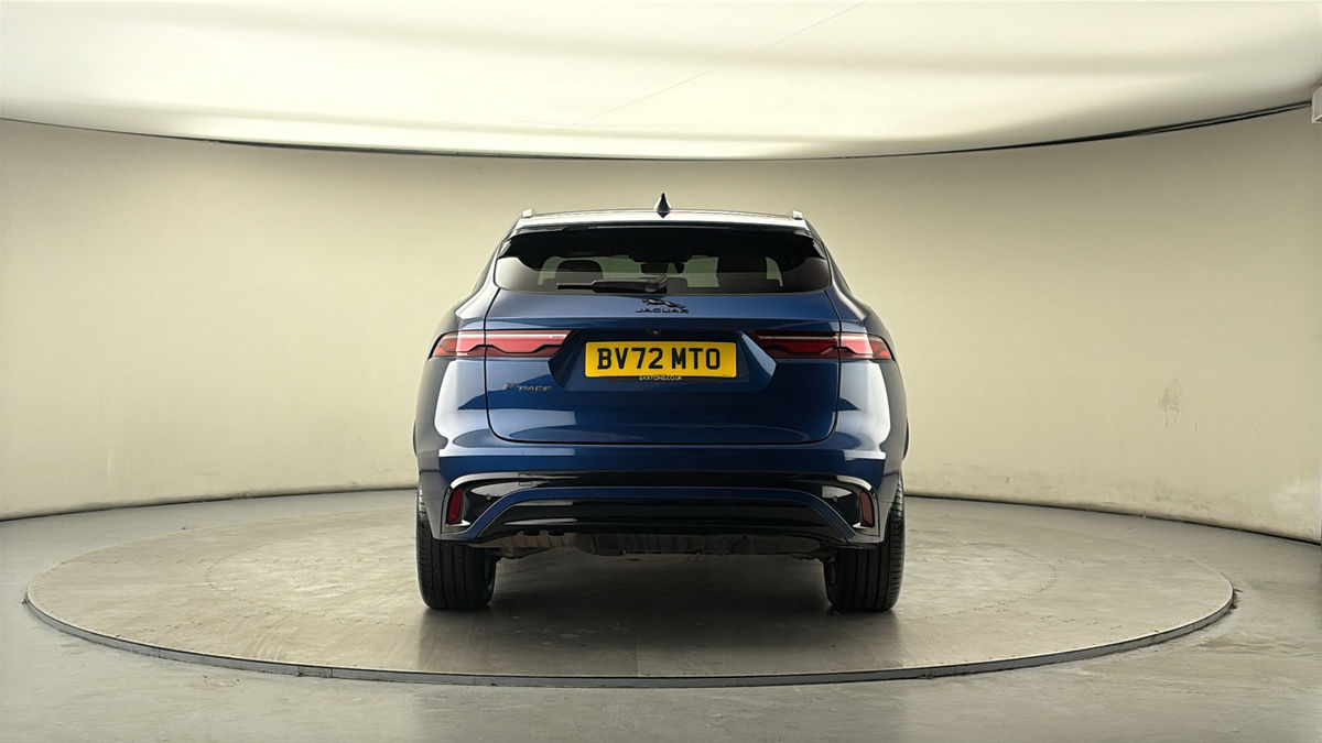 Jaguar F-PACE Image 4