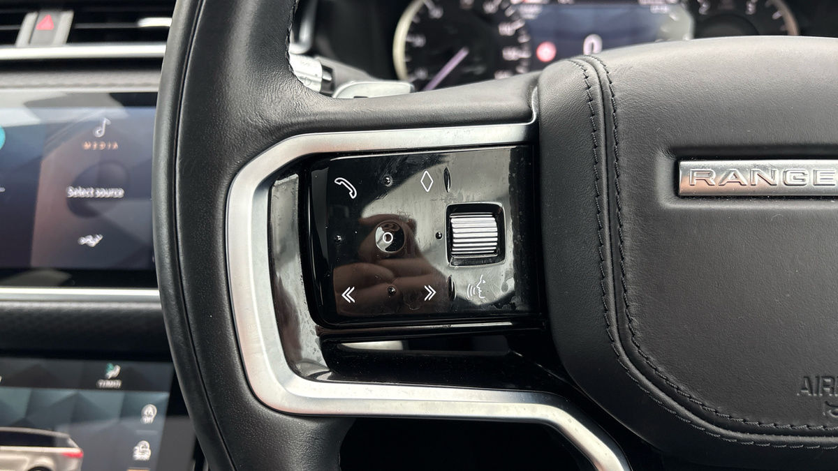 Land Rover Range Rover Velar Image 13