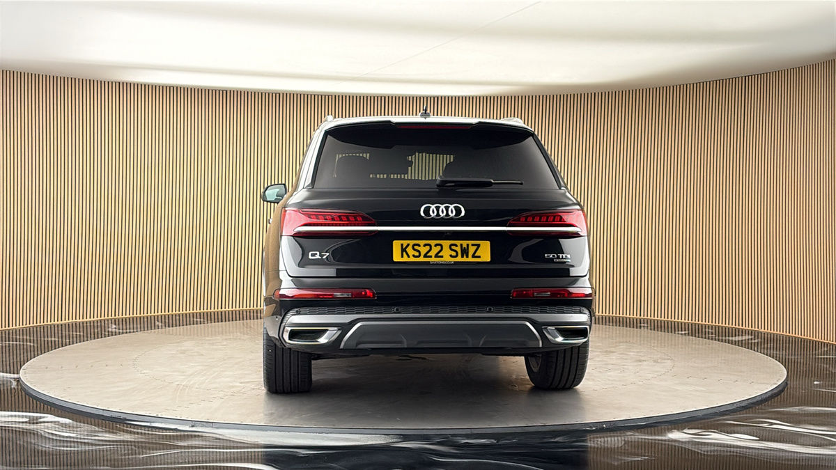 More views of Audi Q7