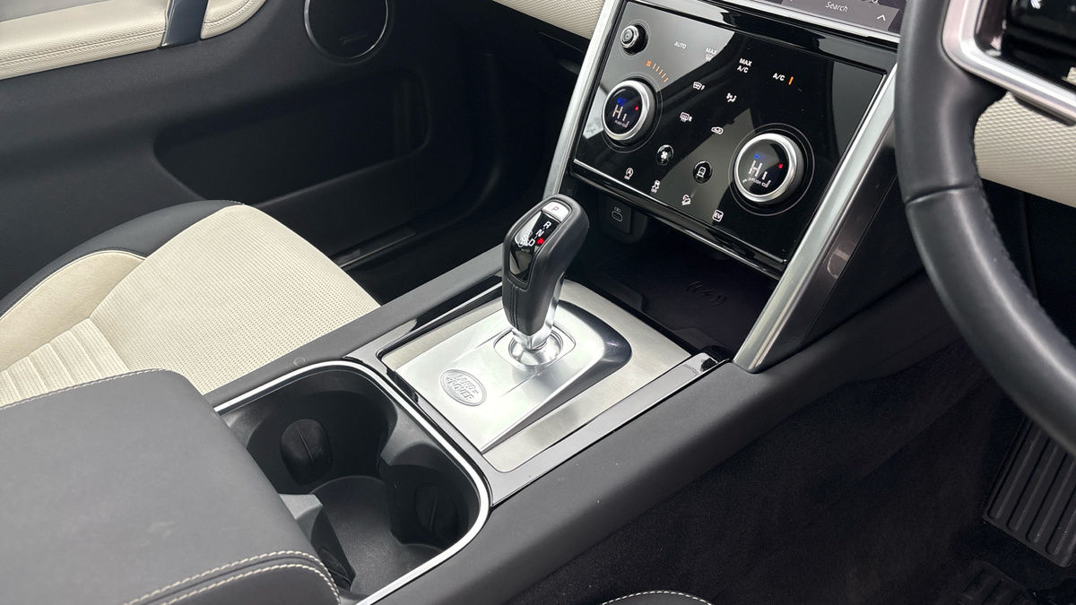 Land Rover Discovery Sport Image 18