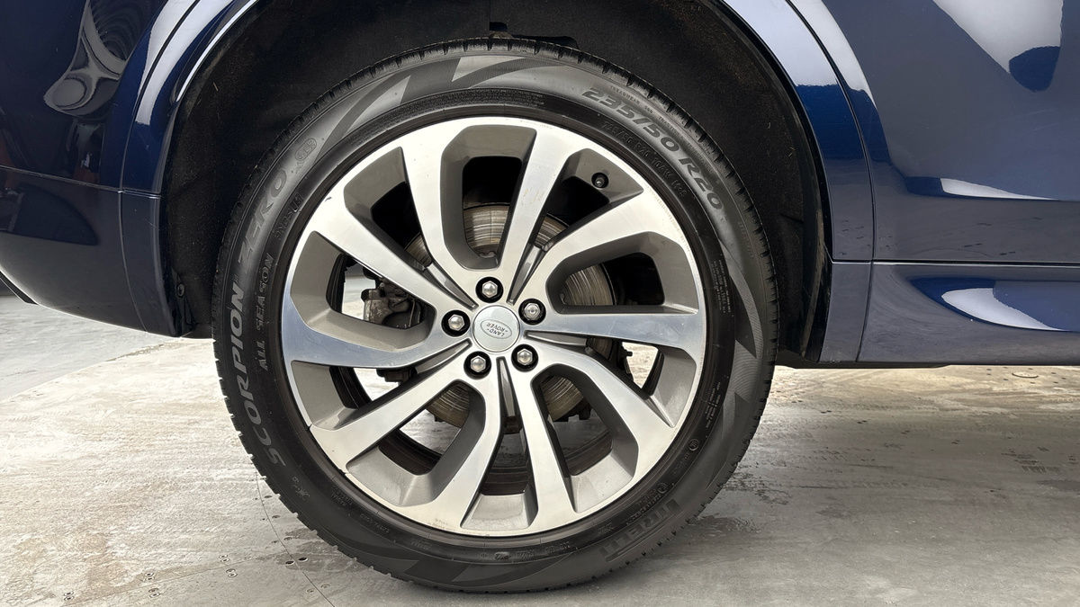 Land Rover Discovery Sport Image 10