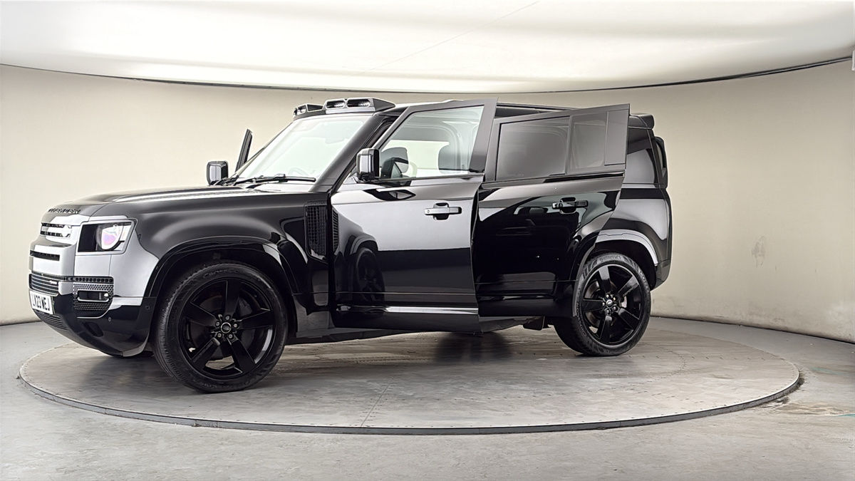 More views of Land Rover Defender 110