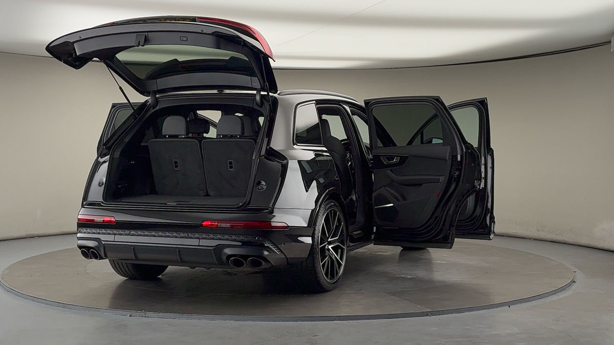 More views of Audi SQ7