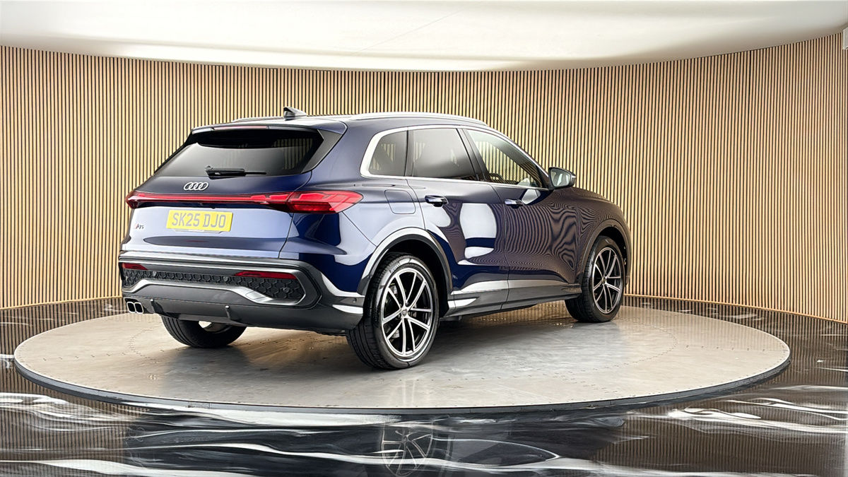 More views of Audi Q5
