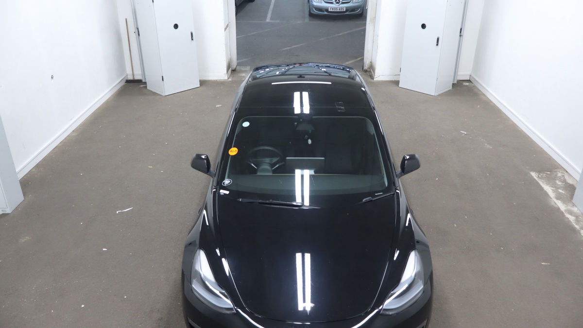 Tesla Model 3 Image 7