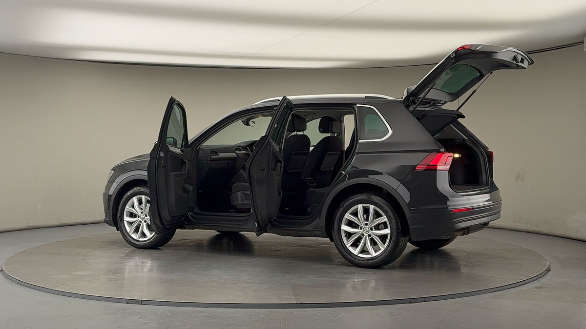 More views of Volkswagen Tiguan