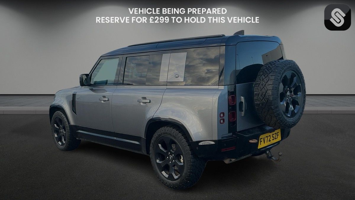 Land Rover Defender 110 Image 3