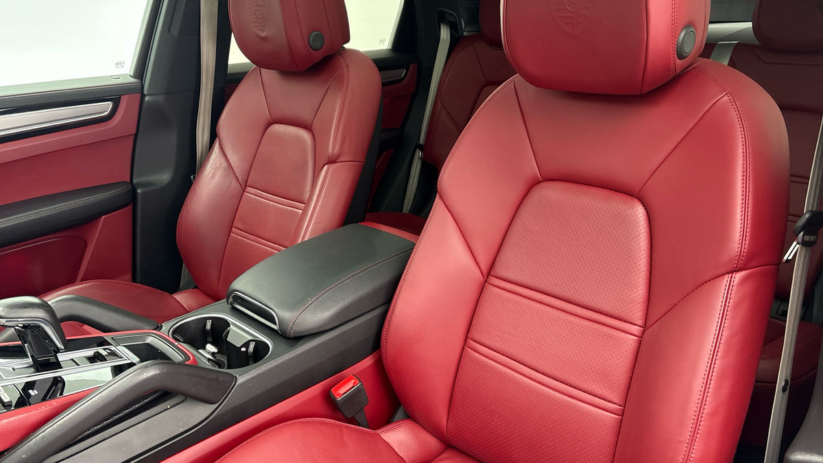 Porsche Cayenne Image 7