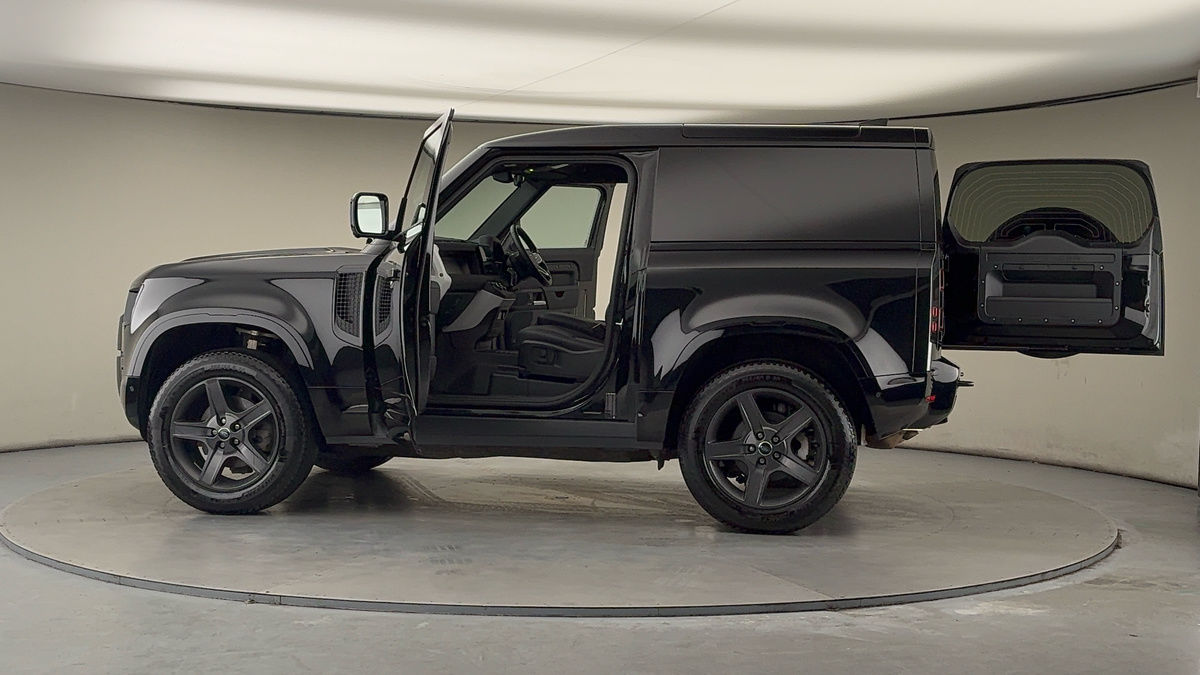 More views of Land Rover Defender 90