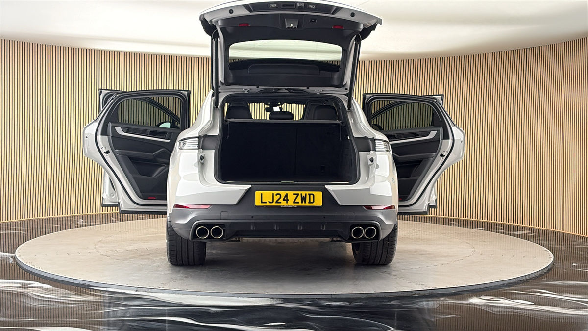 More views of Porsche Cayenne