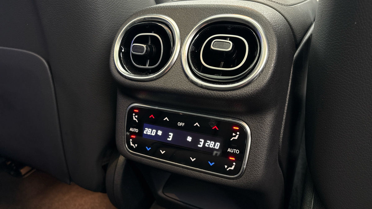 Mercedes-Benz GLC Image 25