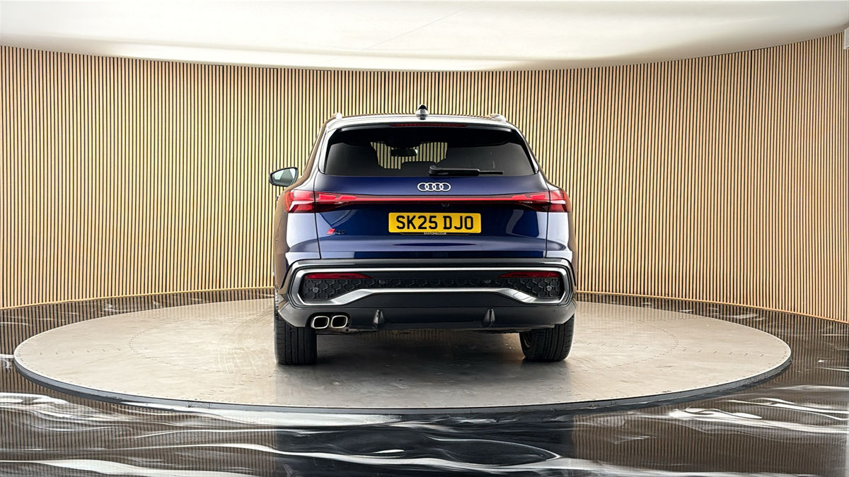 More views of Audi Q5