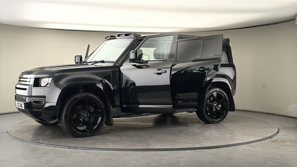 More views of Land Rover Defender 110