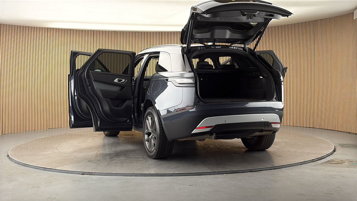 More views of Land Rover Range Rover Velar