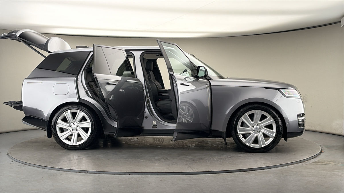 More views of Land Rover Range Rover