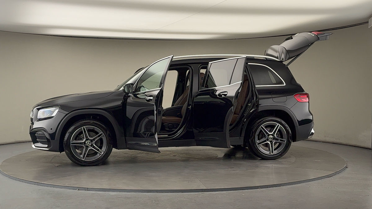 More views of Mercedes-Benz GLB