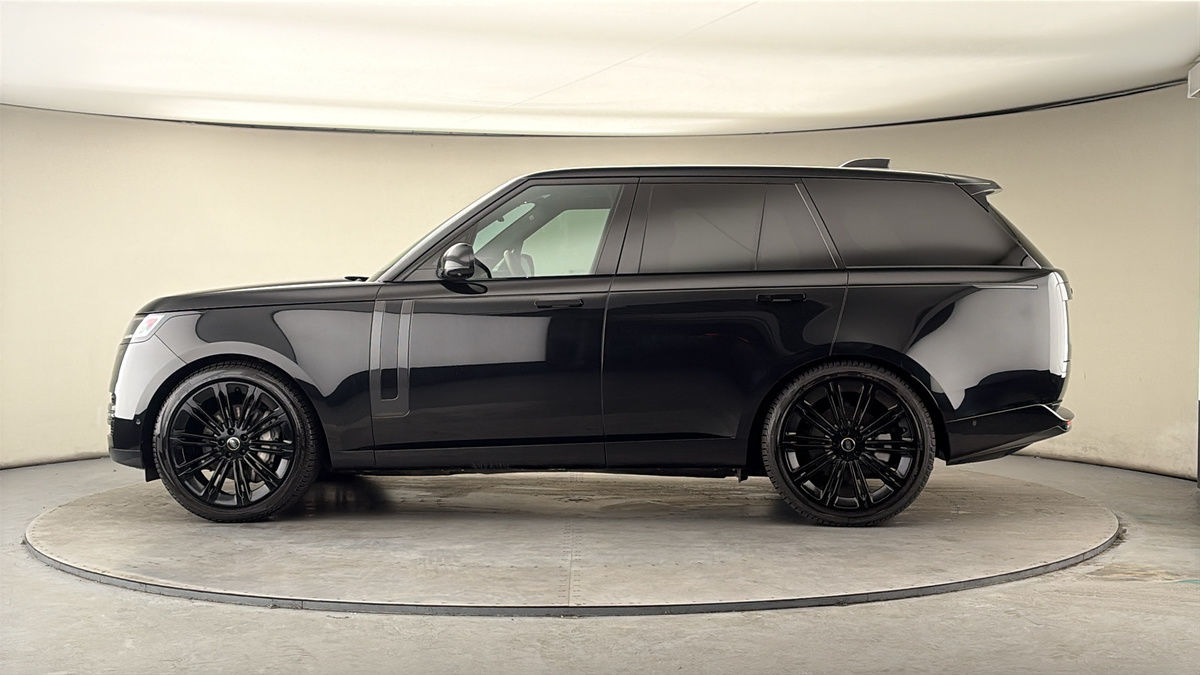 More views of Land Rover Range Rover