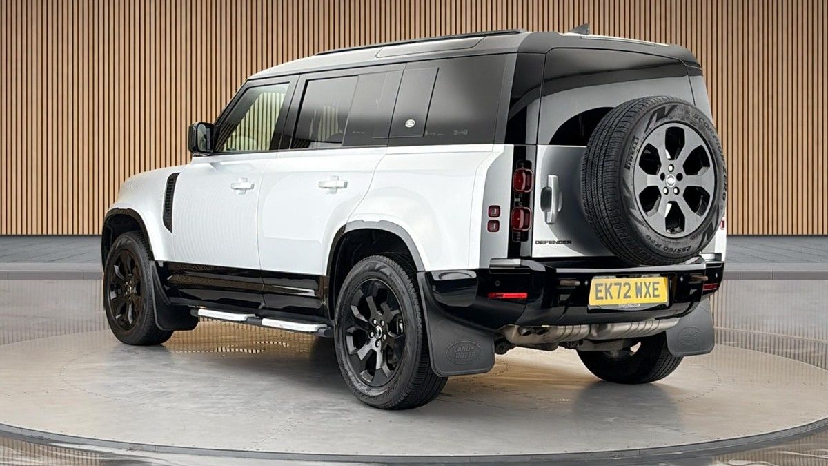 Land Rover Defender 110 Image 2