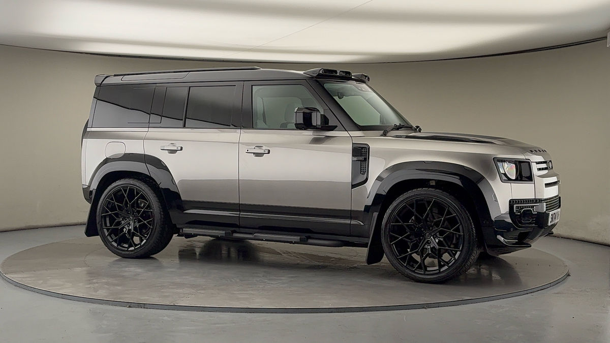 More views of Land Rover Defender 110