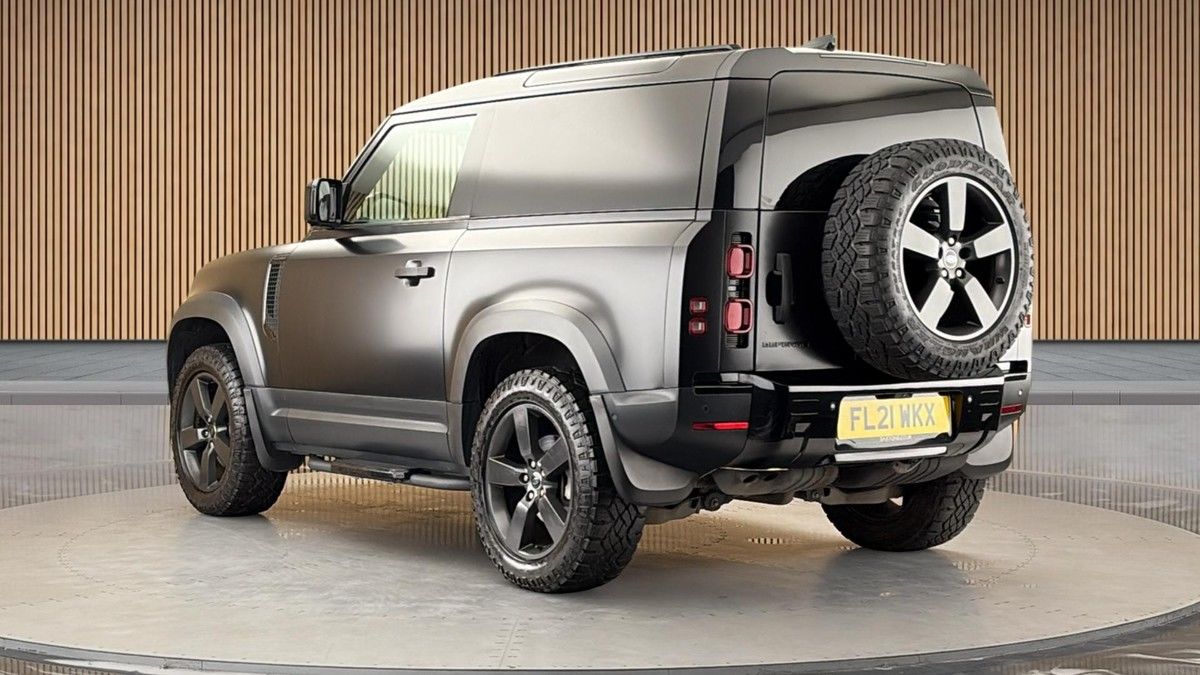 Land Rover Defender 90 Image 2