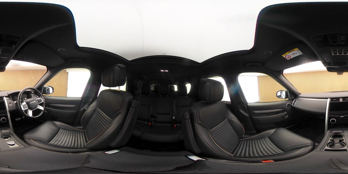 More views of Land Rover Discovery