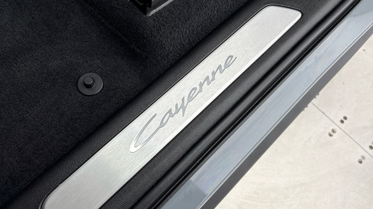 Porsche Cayenne Image 37