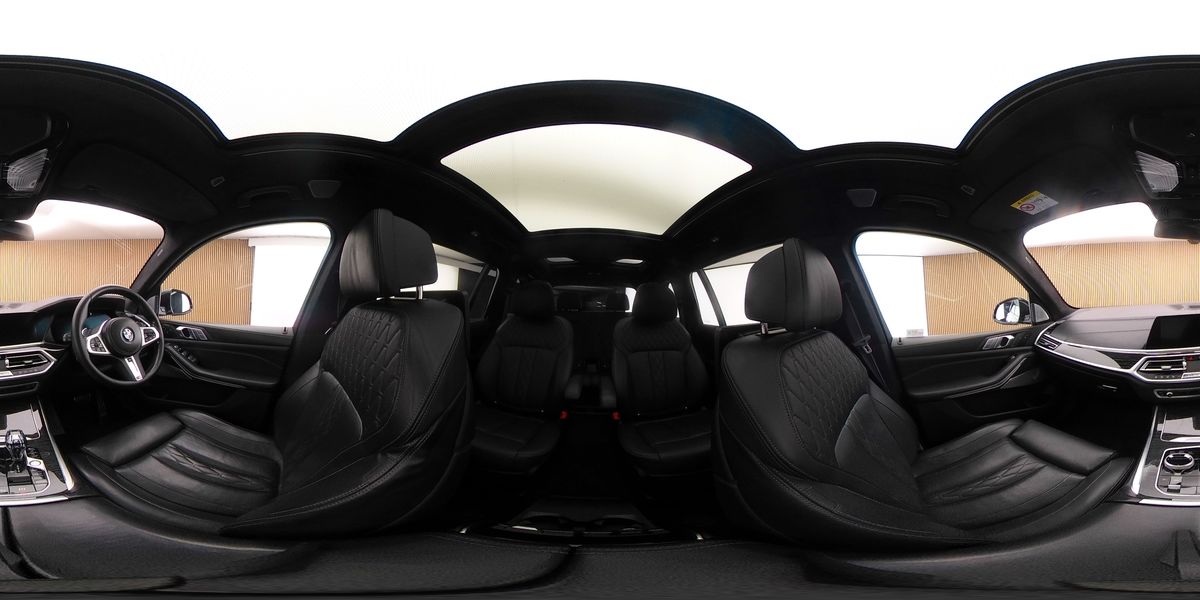 More views of BMW X7