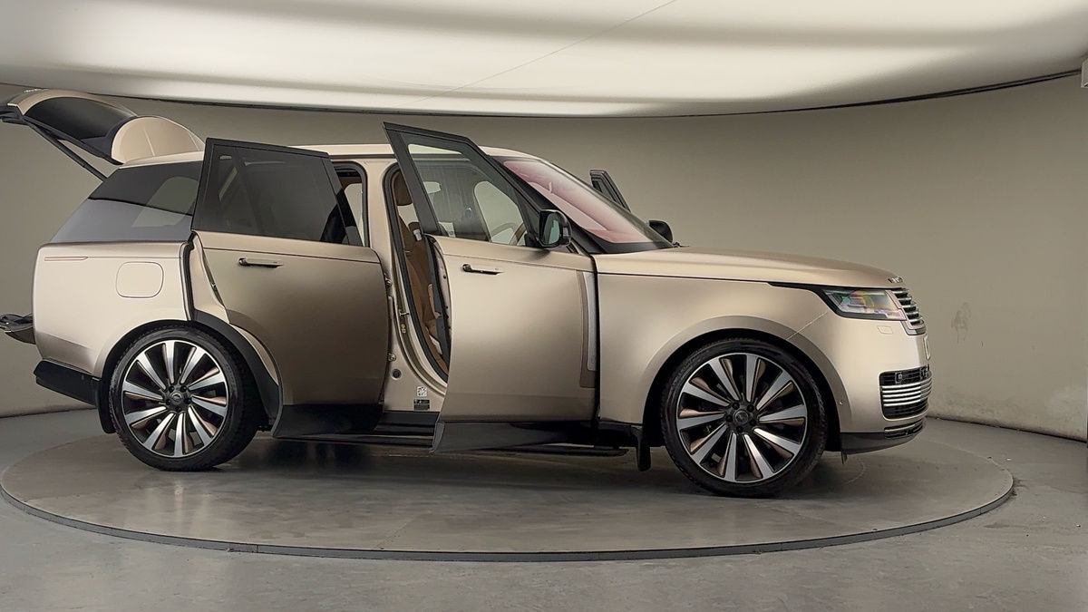 More views of Land Rover Range Rover