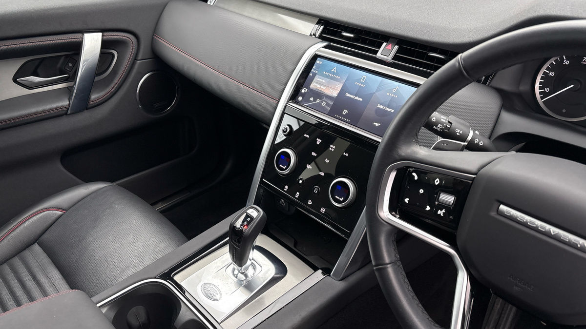 Land Rover Discovery Sport Image 18