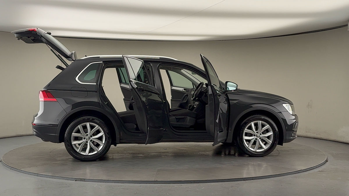 More views of Volkswagen Tiguan