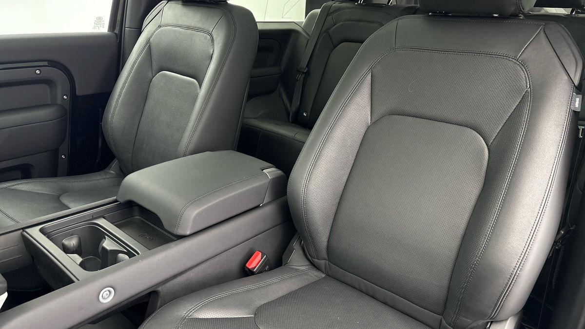 Land Rover Defender 90 Urban Image 14