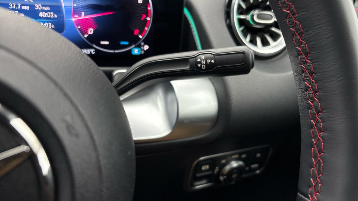 Mercedes-Benz GLB Image 6