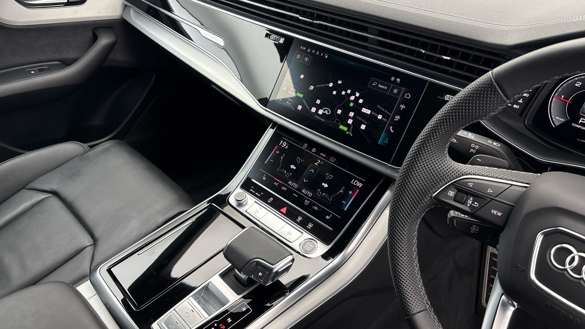 Audi Q8 Image 18