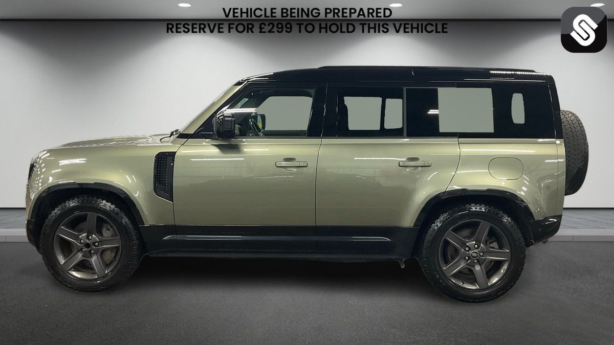 Land Rover Defender 110 Image 6