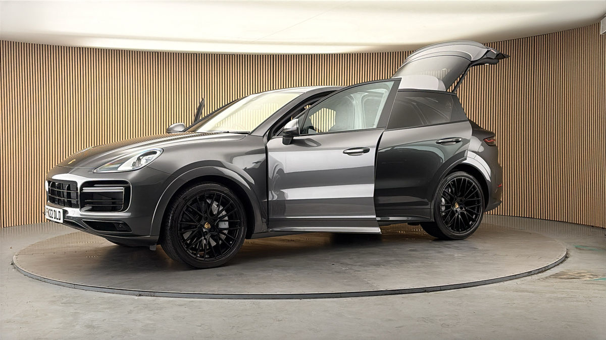 More views of Porsche Cayenne