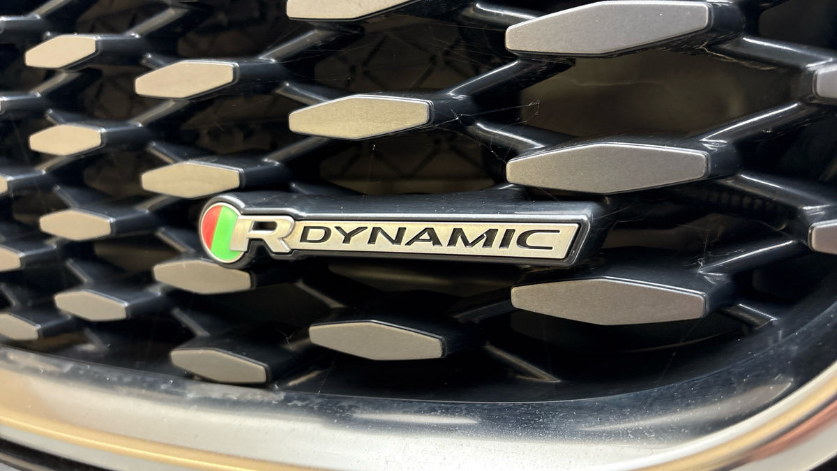 Jaguar F-PACE Image 6