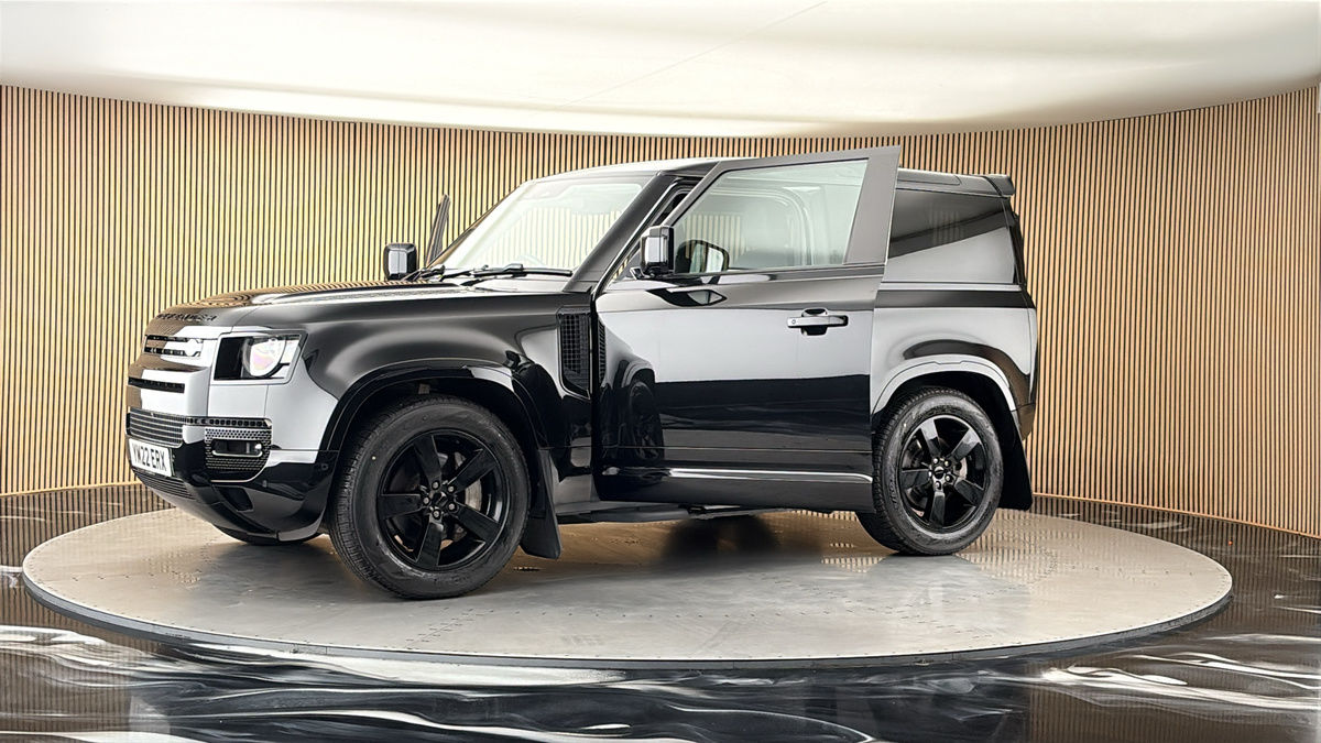 More views of Land Rover Defender 90