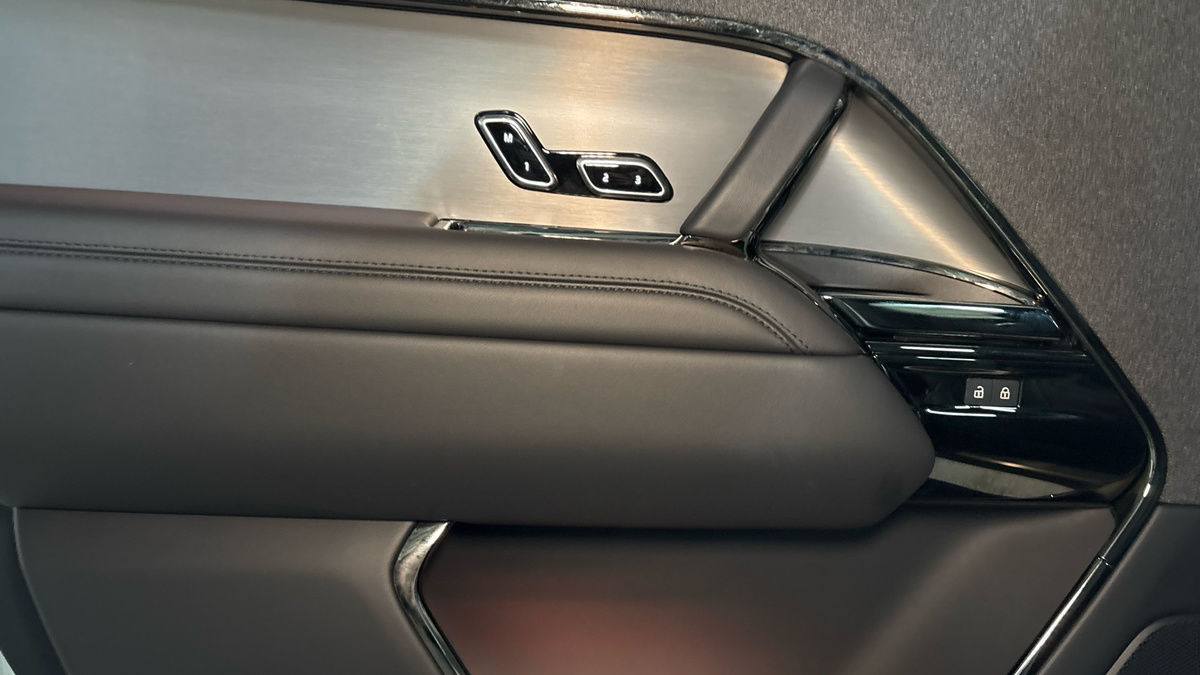 Land Rover Range Rover Sport Image 19