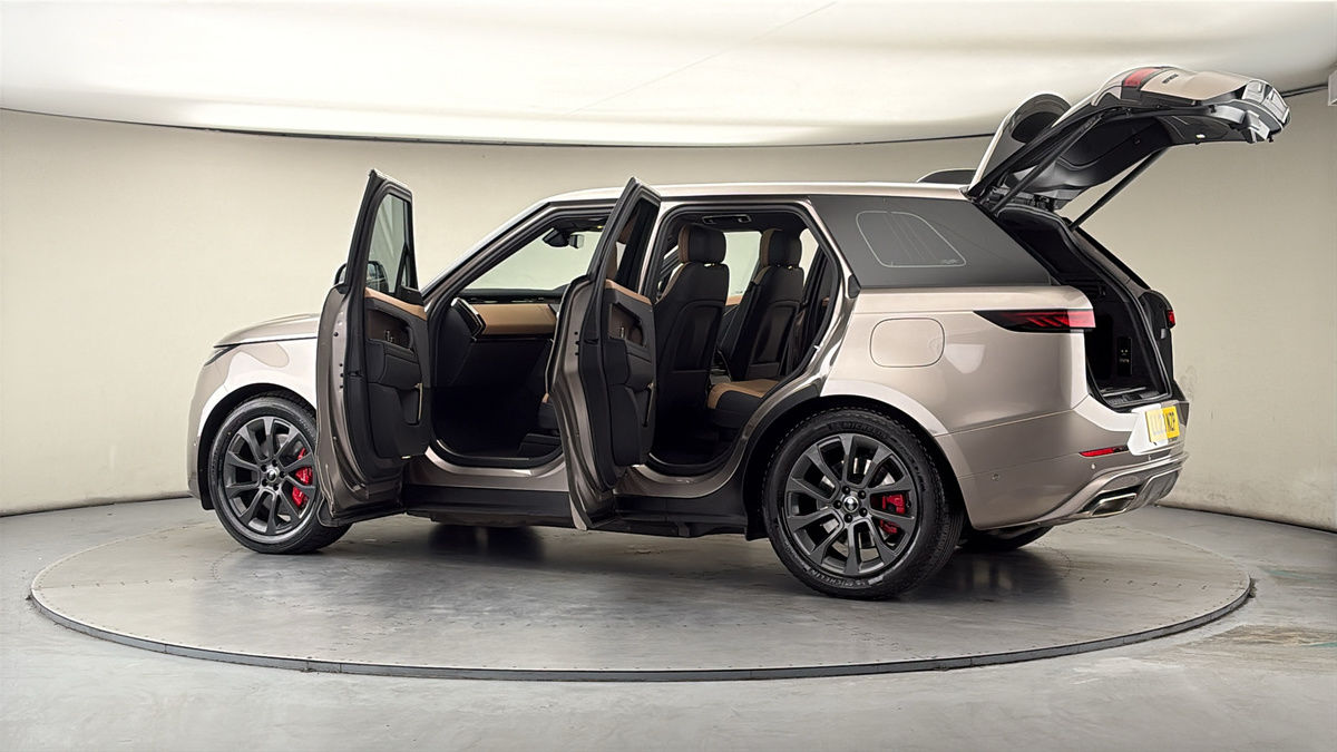 More views of Land Rover Range Rover Sport