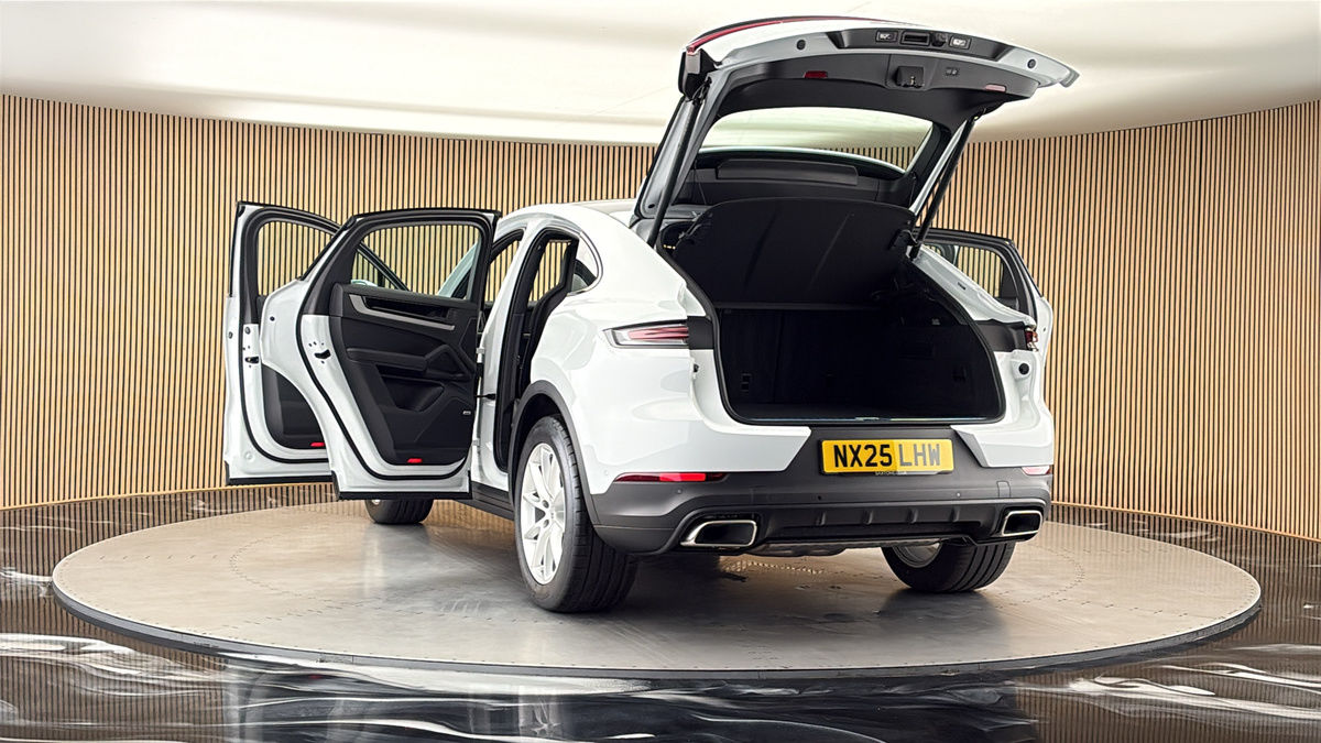 More views of Porsche Cayenne
