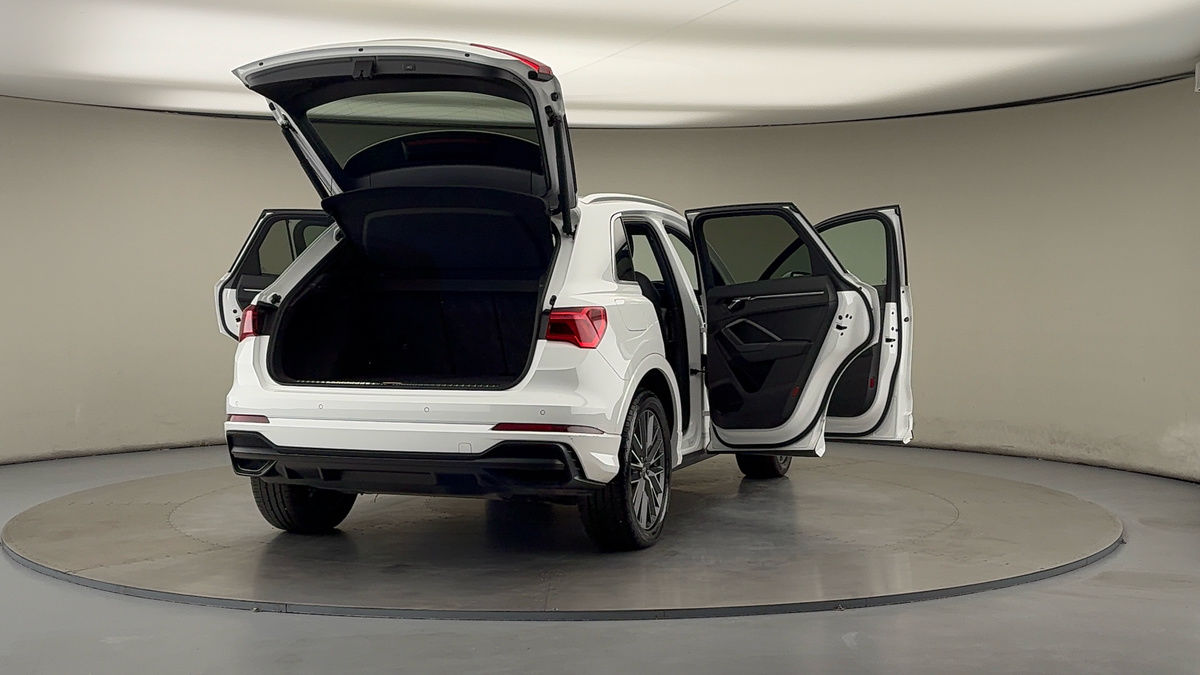 More views of Audi Q3