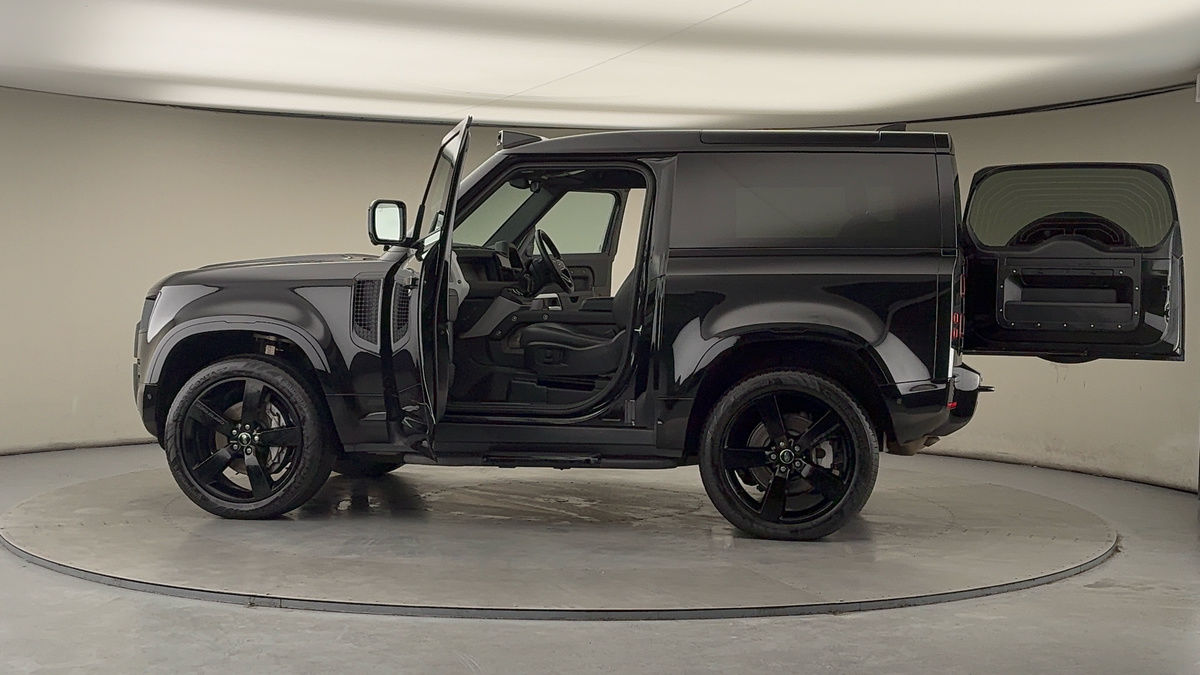 More views of Land Rover Defender 90