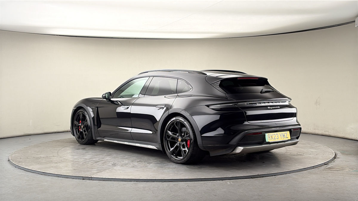 Porsche Taycan Image 2